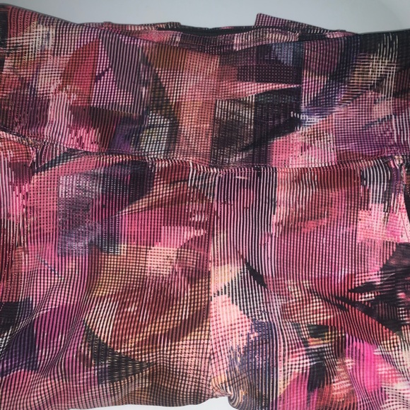 Lululemon On Pace Short Sun Dazed Multi Pink - Picture 4 of 5